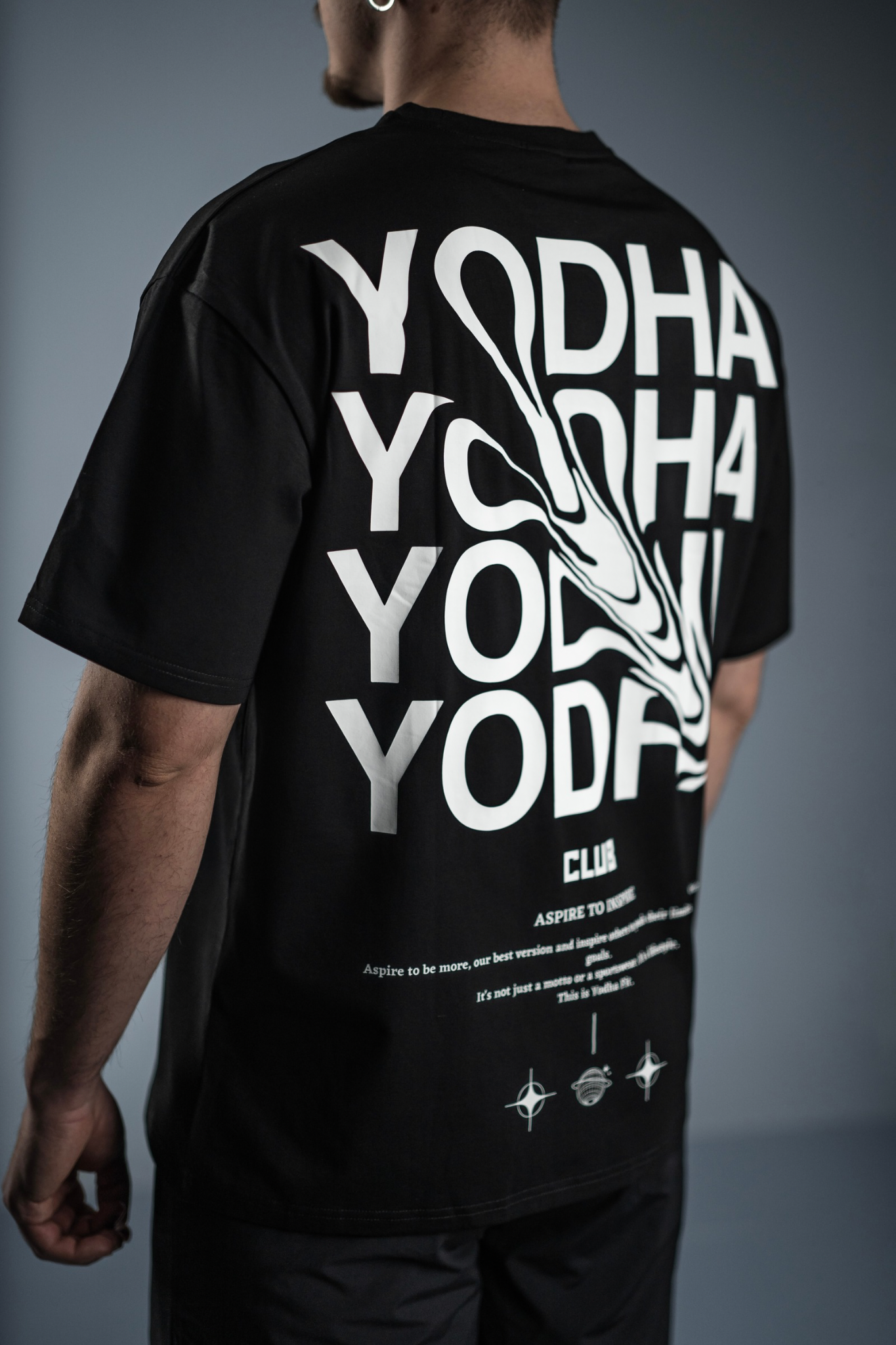 Yodha club distorted tee